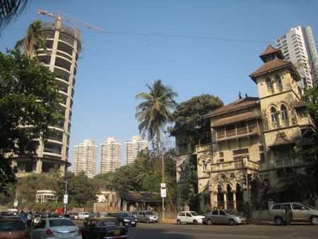 28MUMBAI06