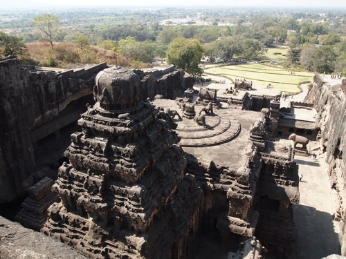 04ELLORA00