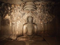 04ELLORA13