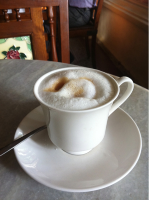 Raintreeのカフェにて