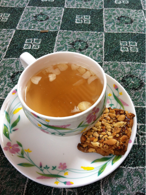 カシミリ・カワティと焼き菓子