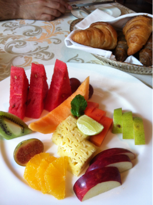 宮殿で朝食を。